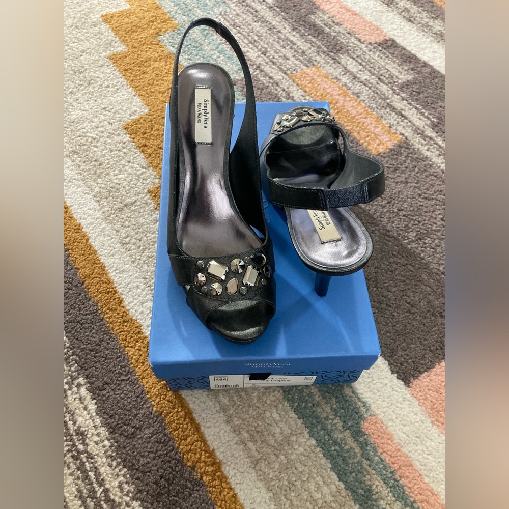 Vera Wang sling back heals sz 9